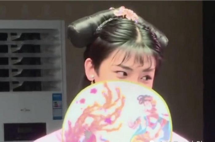 原谅我第一眼没认出来！给侯明昊的女装跪了！真正的“女装大佬”