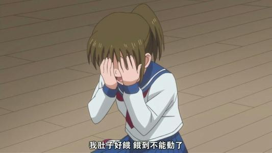 囧哥:男子腿卡护栏 大声呼救被当耍酒疯 金鸡独立一整晚