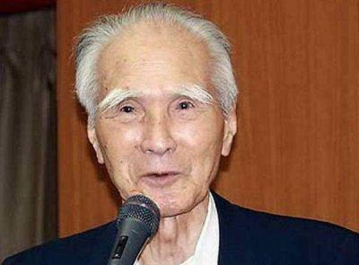 ​第一位向中国道歉的日本首相，退休后生活清苦，经常骑车上街买菜