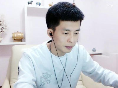 ​同为IR人气主播，公会在续约问题上对王冕和王小源的态度有点不同