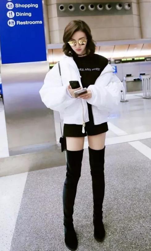 冬季让你告别臃肿的短款羽绒服搭配