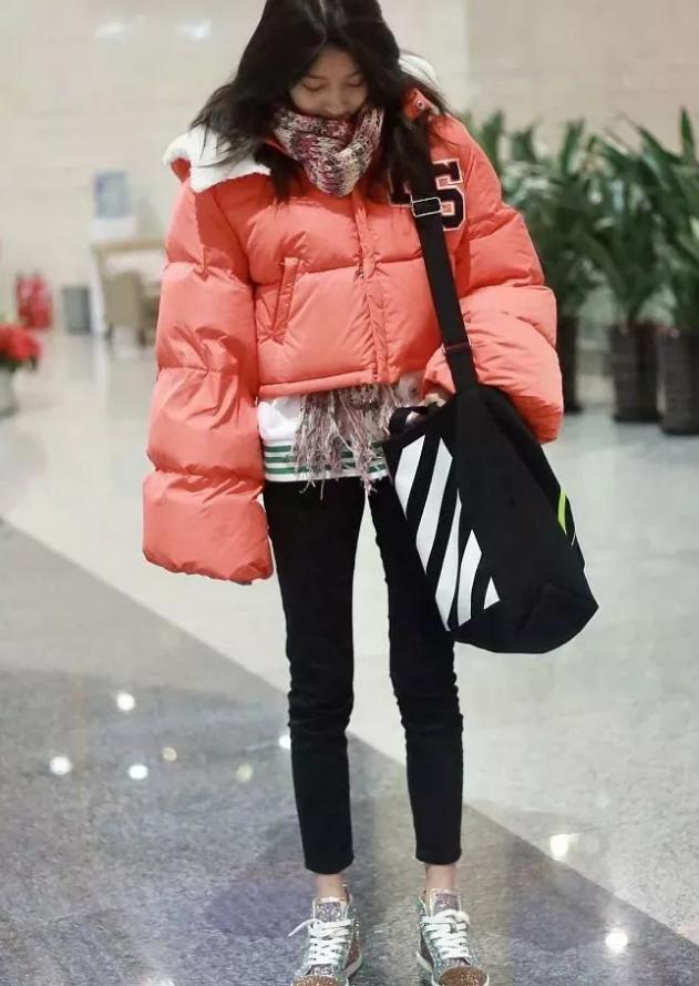 冬季让你告别臃肿的短款羽绒服搭配