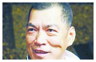 火云邪神的徒弟，以傻成名，有2个合法妻子，可惜英年早逝