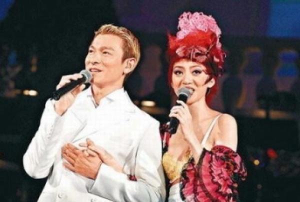 他是迈克杰克逊演唱会上，唯一邀请的中国艺人，今演唱会一票难求