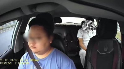 ​20公里70多元，乘客质疑网约车太贵探身找计价器，司机喊冤