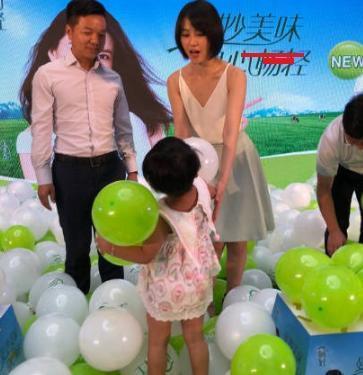 19岁的高圆圆，19岁的刘亦菲，网友：惊艳看着又舒服的美