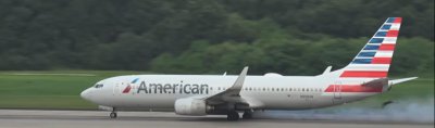 ​事故不断，美国航空一架波音 737-800 客机起飞时爆胎
