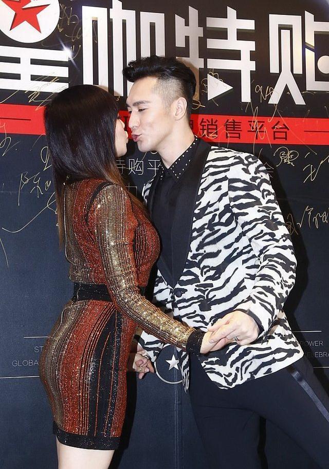 辣眼睛！钟丽缇热吻张伦硕竟不分场合的秀恩爱
