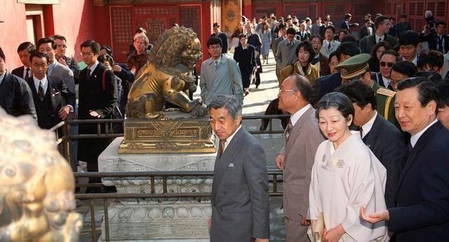 唯一一位访华的日本天皇，在国宴上要求日方撤下一道菜
