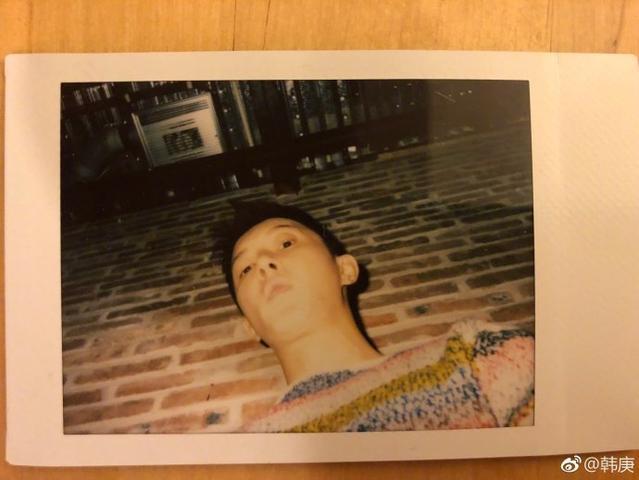 迷之自拍角度！杨幂与闺蜜自拍“晒鼻孔”，嘴巴看着有点怪
