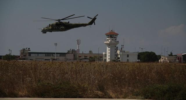 俄驻叙空军基地再遭不明武装袭击，俄军果断出手来袭炮弹均被拦截