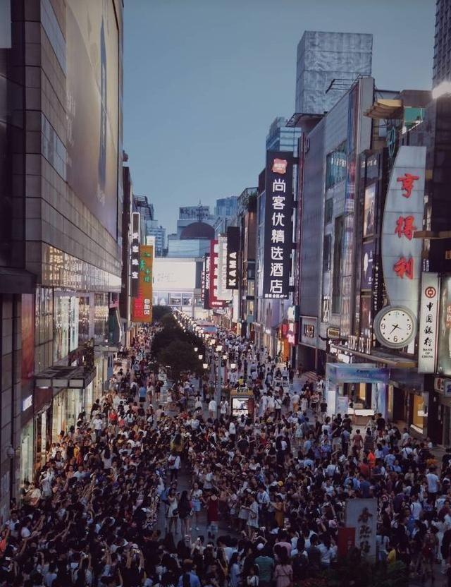 “镇魂女孩”C位出道？全国人都知道？你们是不是每天都开心？