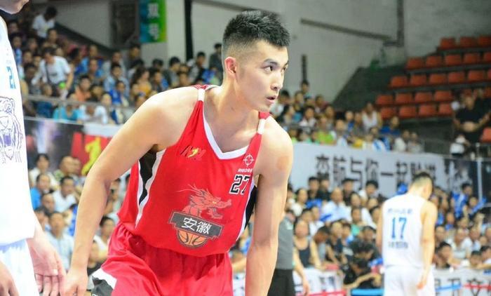 曾是周琦国青队友，随队拿下世界第七，如今沦落NBL，场均6分