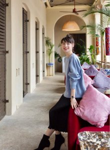 ​香港艺人梁洛施近照，就连素颜都美得不像话，三十而立活出姿态！