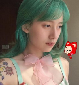 ​黑尾酱有多会撩人？拍照pose堪称“王者”，小心呲溜一声摔倒