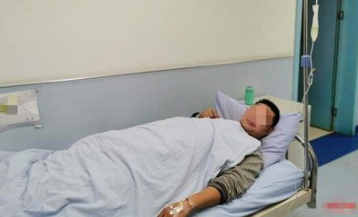 ​乘客车上吃蛋炒饭，滴滴司机劝阻被打伤