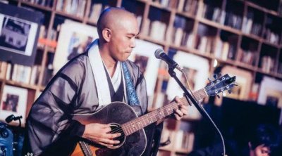 ​药师寺宽邦是日本超人气音乐僧侣……