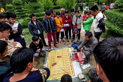 庚寅日生人的富贵八字 为什么庚寅日柱不善终