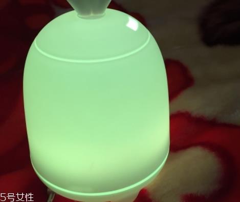 香薰机可以加香水吗？香薰机香水可以代替精油吗