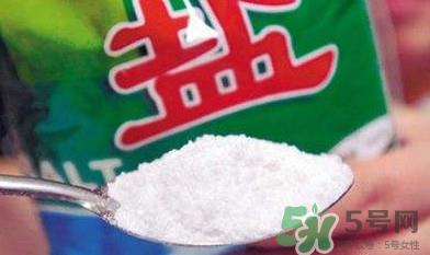 食盐也属于食品添加剂吗？食盐是不是食品添加剂
