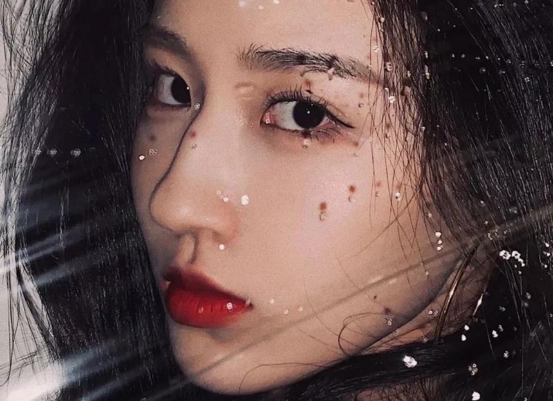 妻子出轨不承认丈夫当场拿证据(妻子出轨不承认丈夫现场拿出证据)