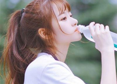 ​不管你信不信，对女人动情了的男人，往往会出现“两幅面孔”