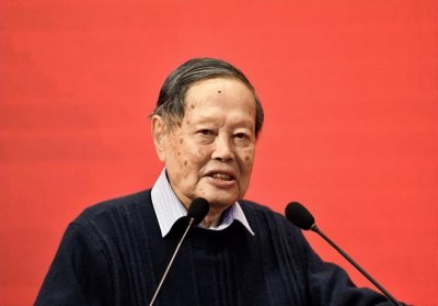 ​因3个行为很反常，翁帆被质疑为日本间谍？真的假的？