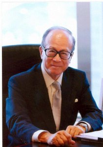 ​李嘉诚：揭秘香港首富的财富之谜