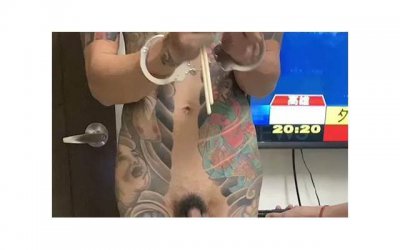 ​何洁诞下第三胎！“你可以换老公，但别给孩子换爸爸”