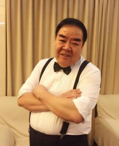 ​69岁郑则仕近照曝光！患重病后恢复精神，经历破产仍向武汉捐50万