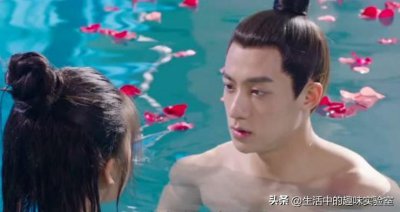 ​鸳鸯浴美好又浪漫？错,我真不建议情侣一起洗澡，网友：涨知识了