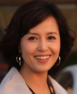 ​演员于莉红：31岁嫁给马诗红，结婚22年无儿无女，幸福背后是泪水