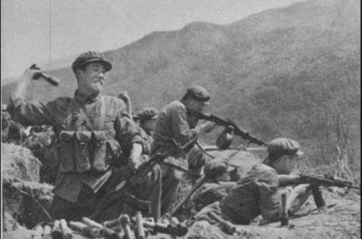 ​续-打进攻时血性无畏的副参谋长，被包围后消极当俘虏，窝囊一生