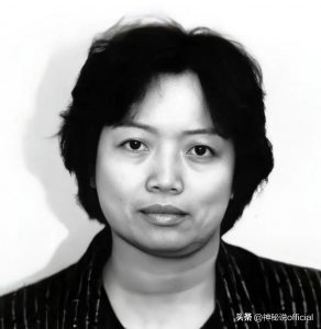 ​偷渡女商人郑翠萍，帮福建三千人到美国，狱中病死160辆林肯送行