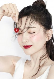 ​厉害了！江疏影晒新妆容，无意暴露出“整容”痕迹，网友：亏大了