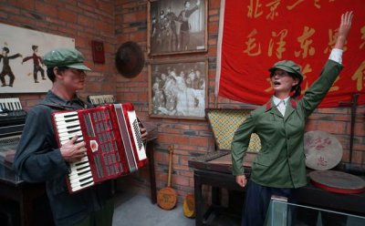 ​从＂知青下乡＂到＂农民进城＂，我们都是被历史的潮流裹挟着向前迈进