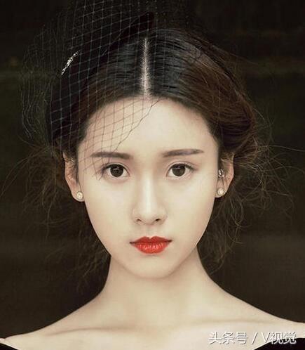请大家熟悉一下《青春警事》中的这十二位女演员