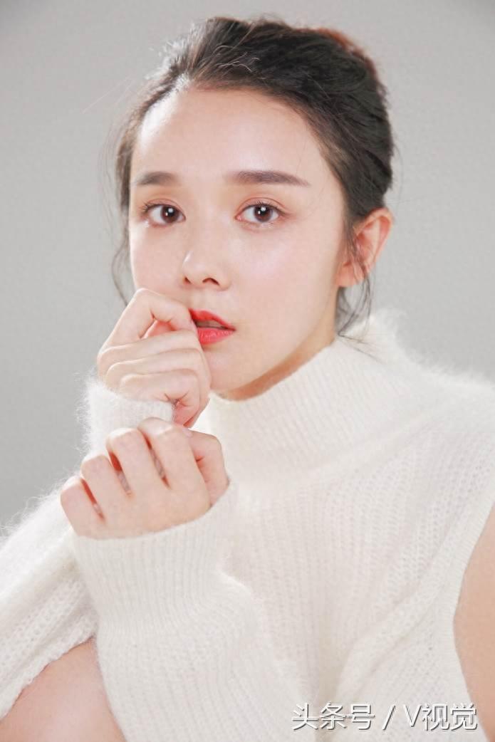 请大家熟悉一下《青春警事》中的这十二位女演员