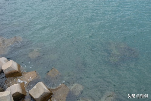 《三亚南海观音》，指南山寺前的海中塑108米高之海上观音圣像