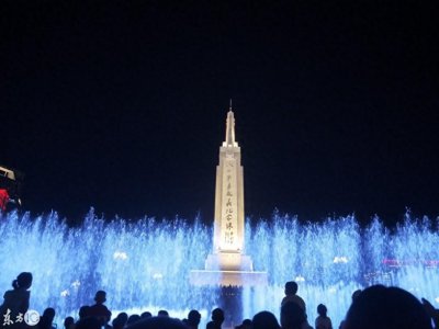 ​改造之后，八一广场的喷泉简直美呆了