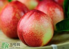 吃油桃需要削皮吗？吃油桃剥皮吃还是不剥？