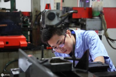 ​一个学徒要在车间锻炼多久才能成为模具设计师？