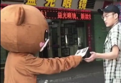 ​抖音上的网红熊真实身份曝光，得知真相的网友伤心取关，掉粉70万