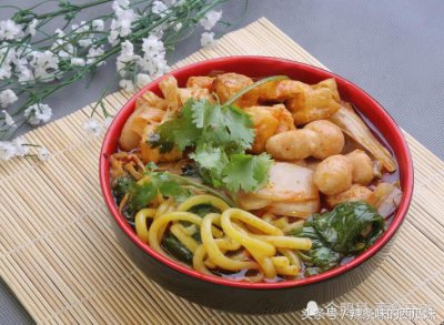 ​张亮因《中餐厅》火了，却也因为“张亮麻辣烫”怒了，网友：活该！