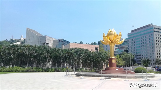 和我一起游澳门——金莲花广场：澳门回归的著名地标及旅游景点