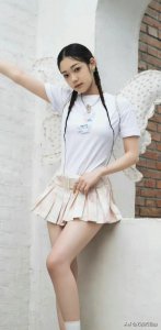 ​硬糖少女希林娜依高写真照