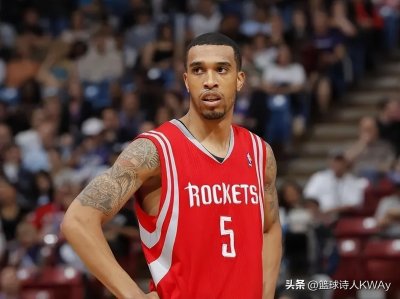 ​考特尼·李12年职业生涯签了3份合同，“小李飞刀”去哪里了？