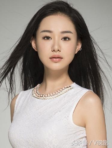 民国传奇剧《女管家》中的女演员