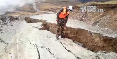 ​川藏交接出现裂缝，建筑人告诉你，什么是山体滑坡