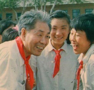 ​中学课堂为何总要读错端木蕻良的“蕻”